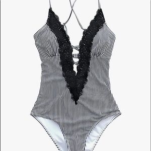 CUPSHE Women’s Vintage Lace One Piece Bathing suit